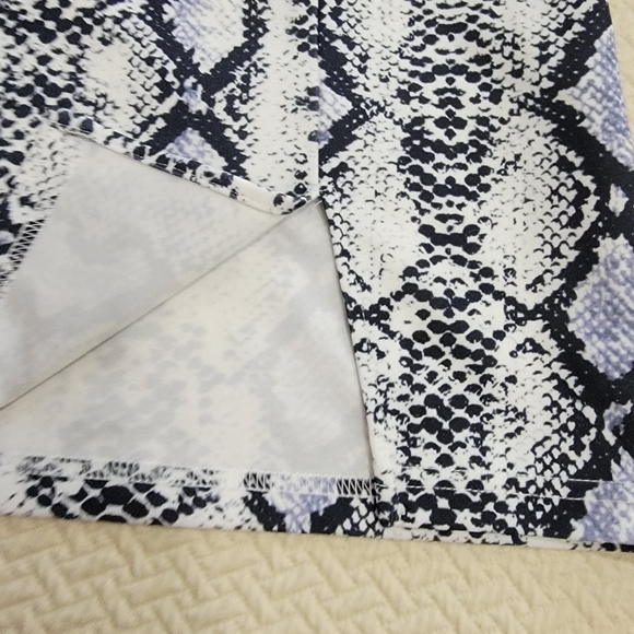 Shein Snake Print Mini Skirt with split Size Small - Picture 4 of 14